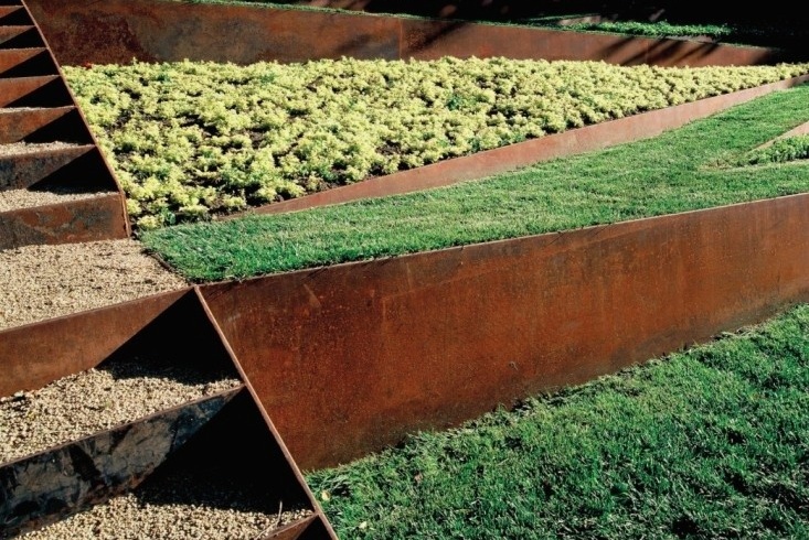 Retenue de terre en corten